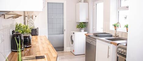 Ferienhaus, 3 Schlafzimmer | Eigene Küche | Großer Kühlschrank, Mikrowelle, Ofen, Herdplatte