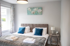 House, 3 Bedrooms | 3 bedrooms, iron/ironing board, free WiFi, bed sheets - Central Stamford Townhouse (Stamford)