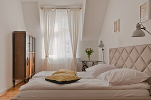 2 habitaciones, tabla de planchar con plancha, cunas y wifi gratis 