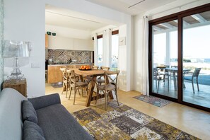 Vila, 4 quartos, vista para o mar | Sala de estar