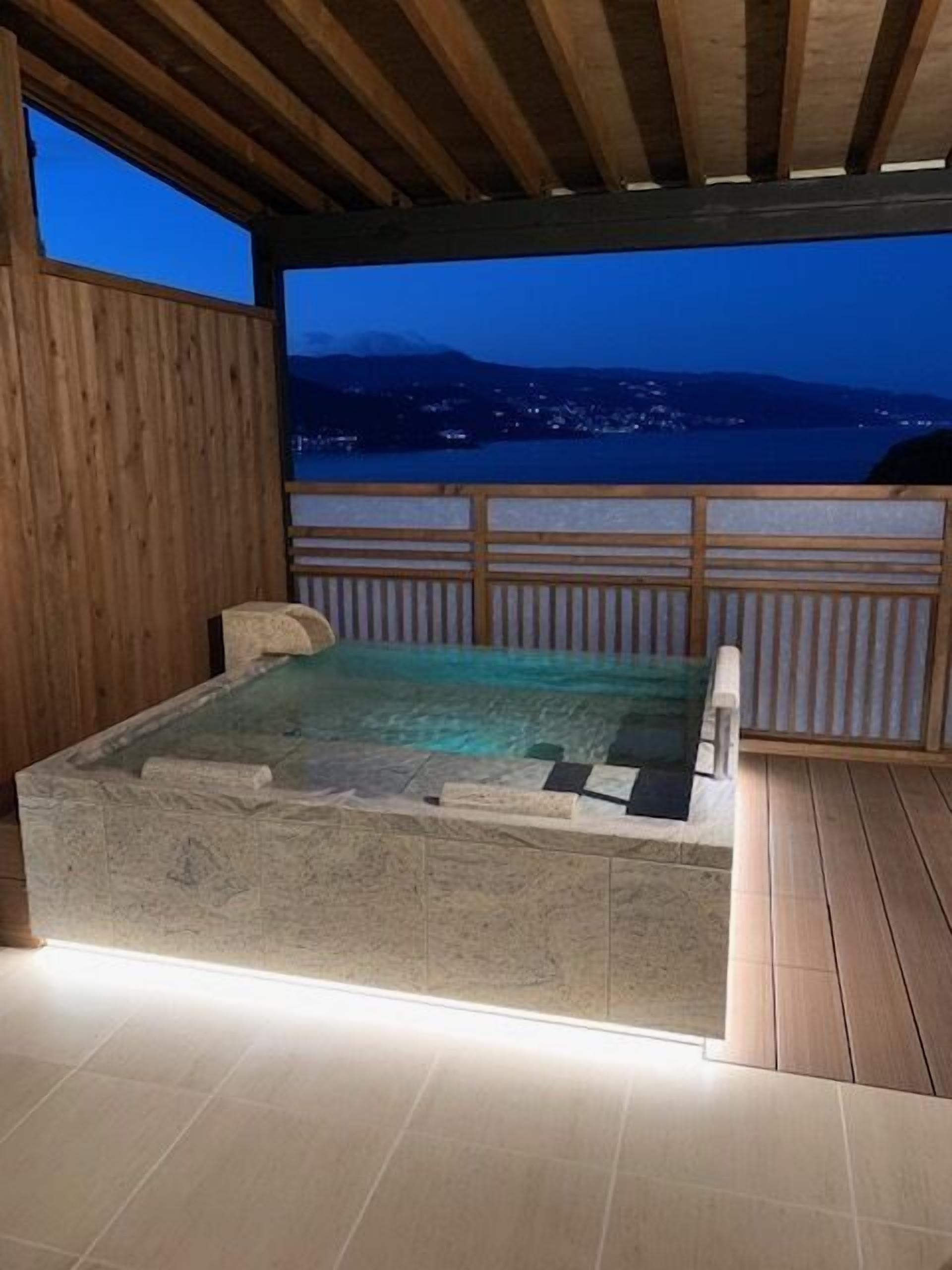 Bathtub spa outdoor