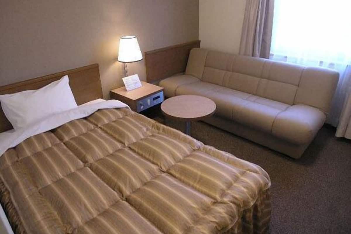 Desk, laptop workspace, blackout drapes, free WiFi