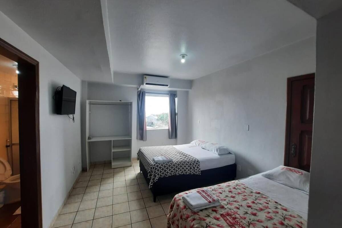 minibar, free wifi, bed sheets