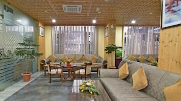 Khu tiếp khách ở sảnh