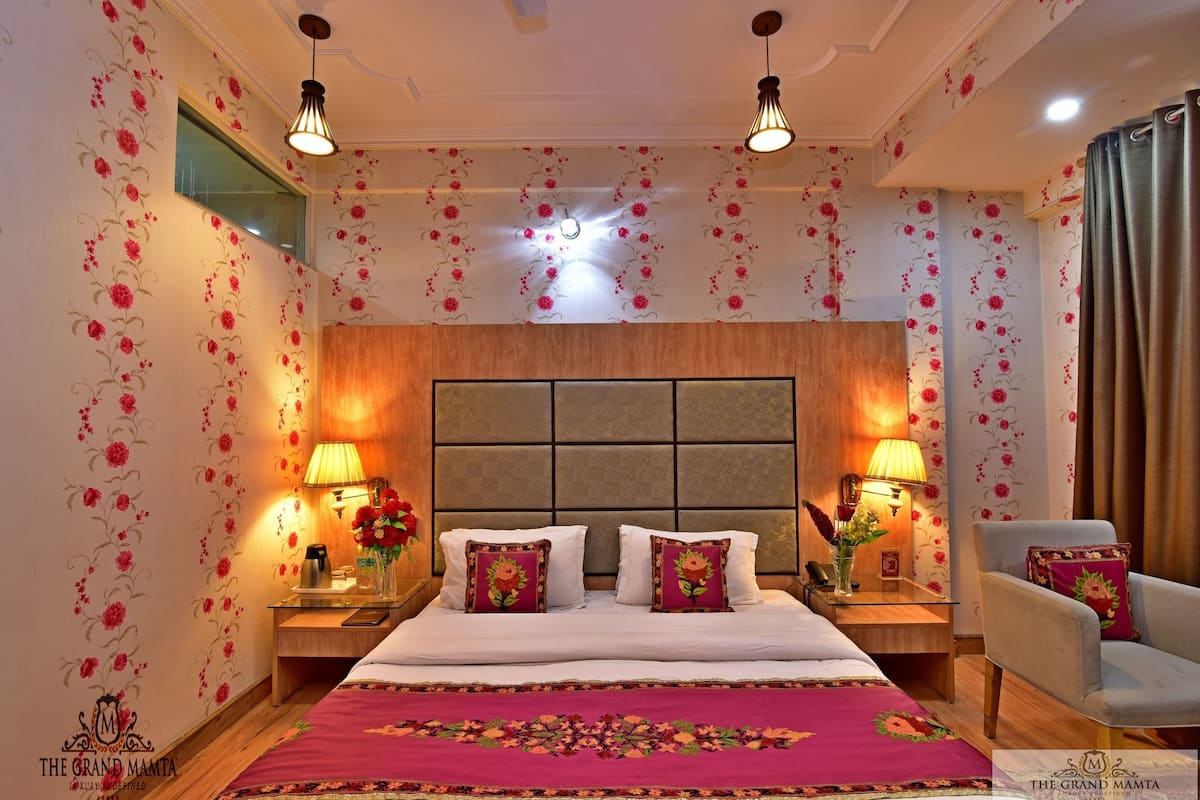 2 bedrooms, Egyptian cotton sheets, premium bedding, down duvets