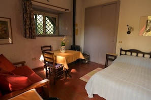Hypo-allergenic bedding, memory-foam beds, in-room safe - Cirasellaetna (Sant'Alfio)