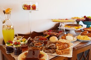 Free daily full breakfast