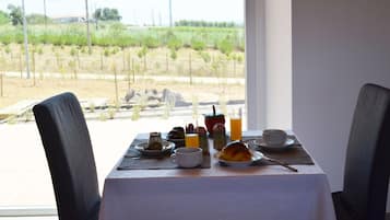 Free daily full breakfast