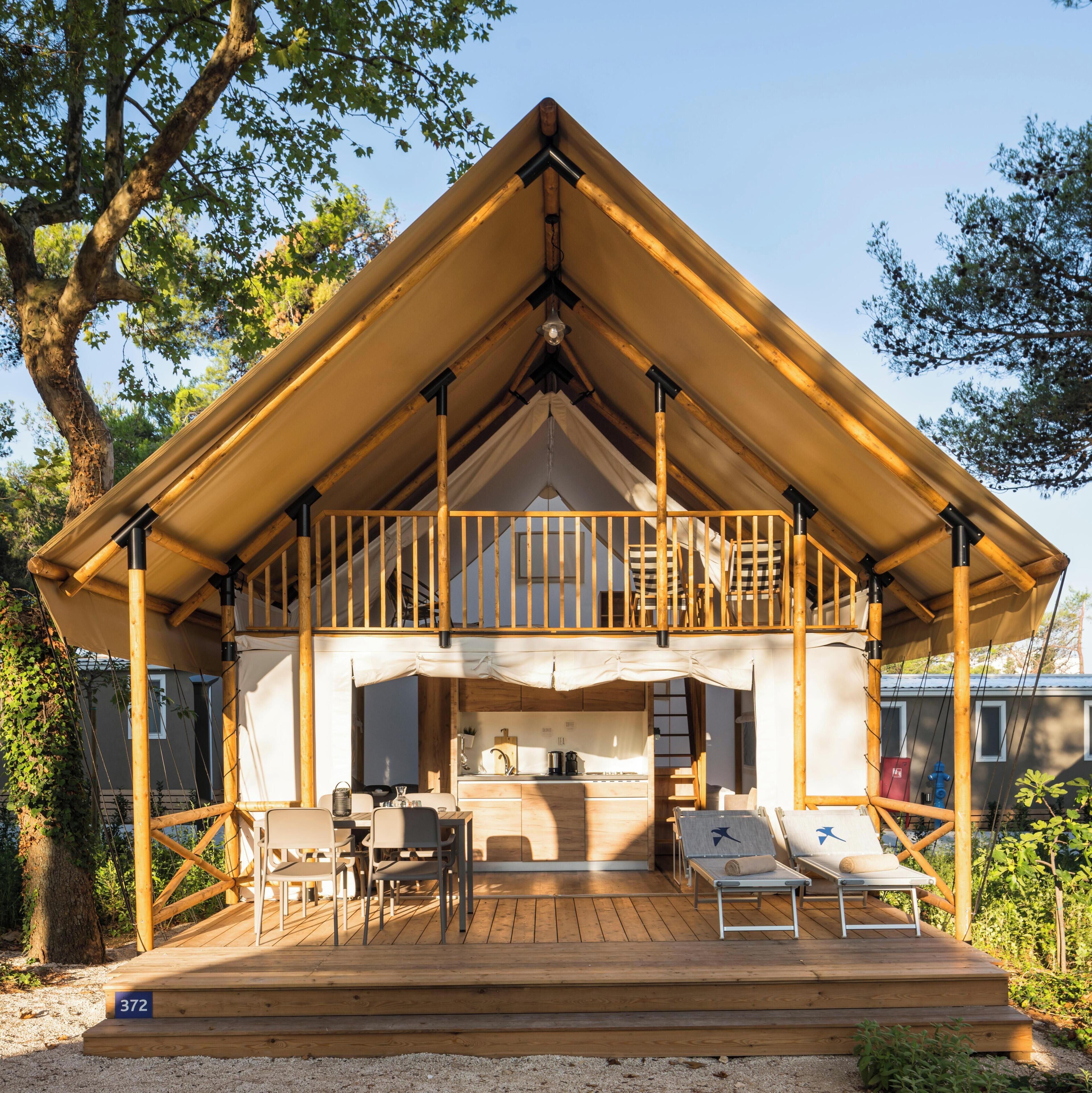 尊荣帐篷房 | 客房内保险箱、遮光窗帘、熨斗/熨衣板、婴儿床