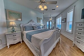 5 bedrooms, desk, iron/ironing board, WiFi