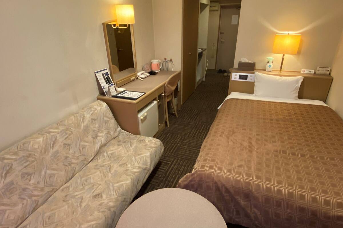 Desk, laptop workspace, free WiFi