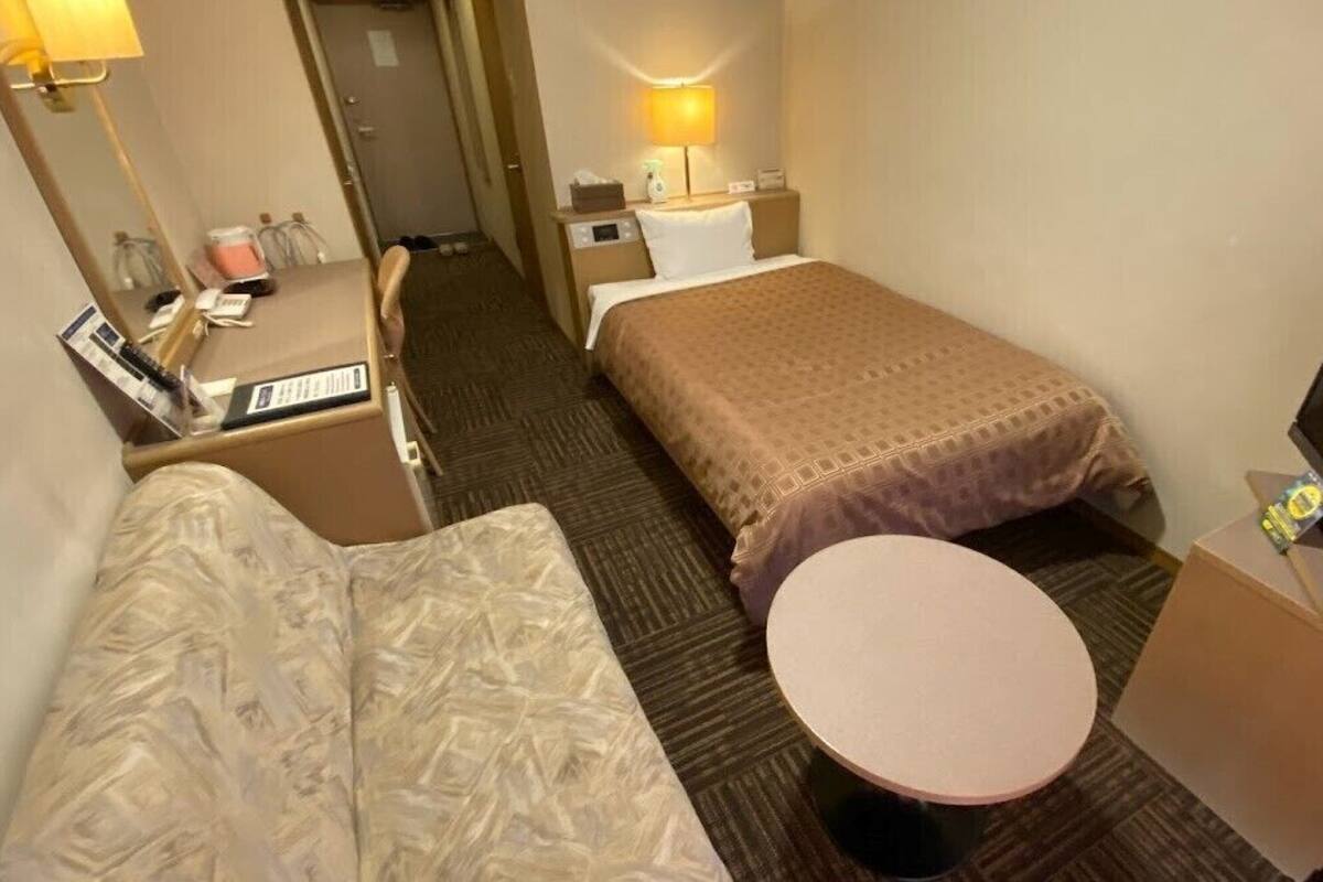 Desk, laptop workspace, free WiFi