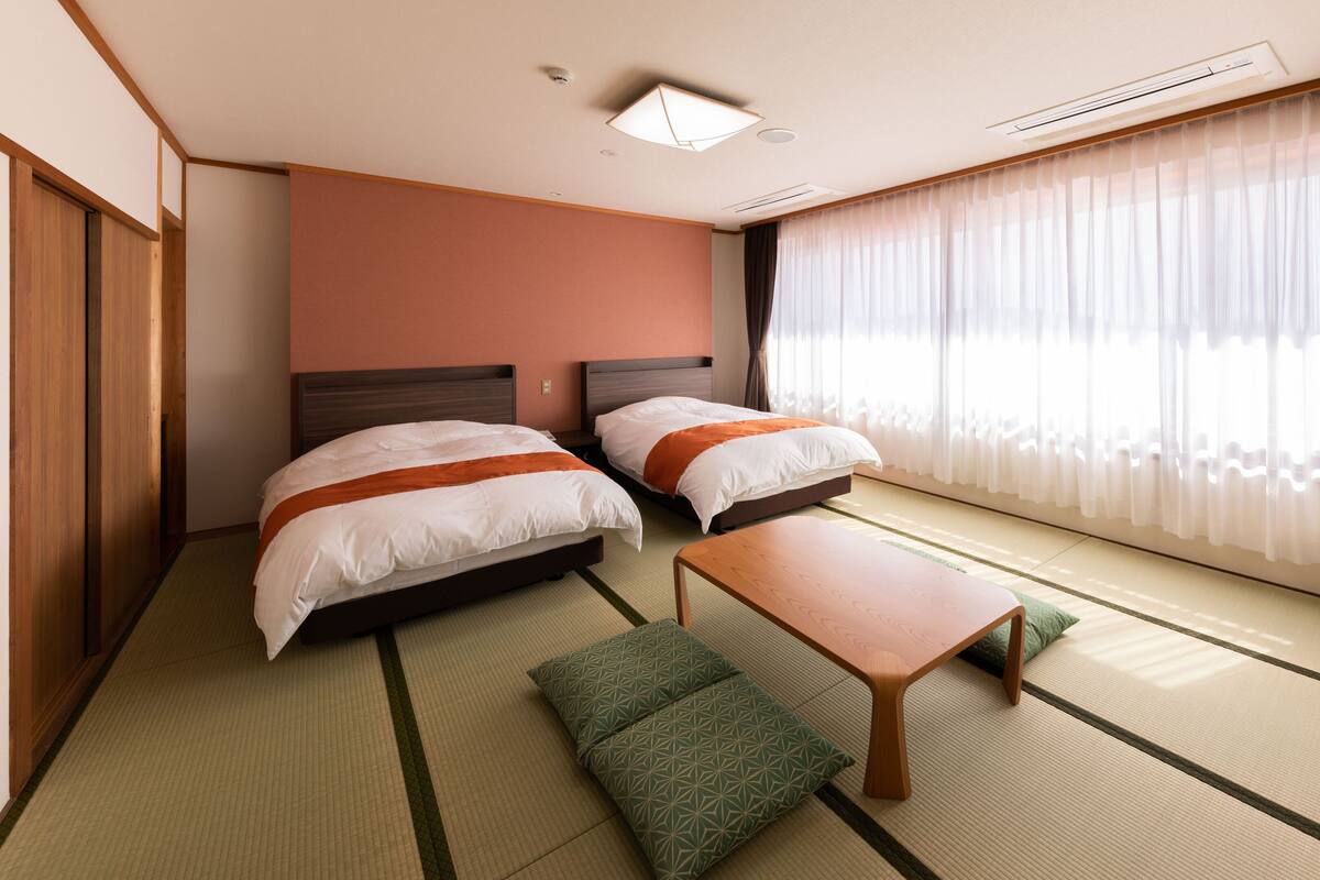 Habitación tradicional (C type, Japanese Western Style, 5) | Caja fuerte, wifi gratis, ropa de cama