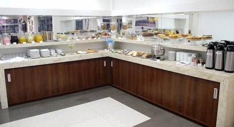 Free daily buffet breakfast . Hotel Obino São Borja