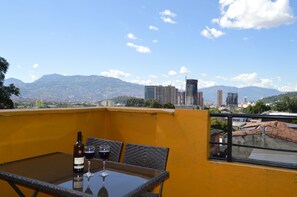 Deluxe Room, Balcony | Terrace/patio - Poblado Guest House (Medellín)