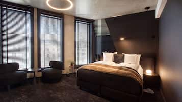 Premium-Zimmer, 1 Queen-Bett, Stadtblick | Hochwertige Bettwaren, Minibar, Zimmersafe, individuell dekoriert