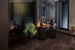 Deluxe Room, 1 Queen Bed, City View | Premium bedding, minibar, in-room safe, individually decorated - The Loft Hotel - Adults Only (Kraków)