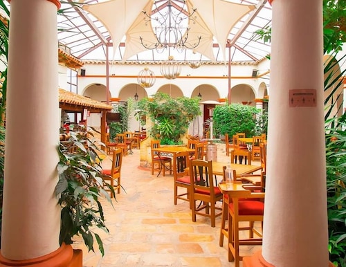 Plaza Magnolias Suites