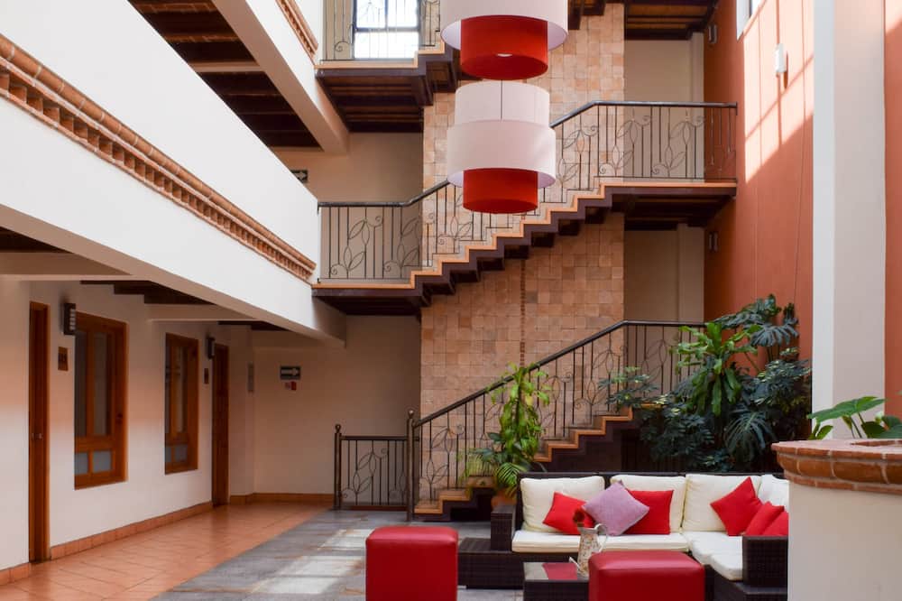 Plaza Magnolias Suites