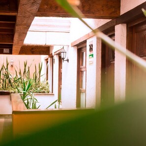 Front of property - Plaza Magnolias Suites (San Cristóbal de las Casas)