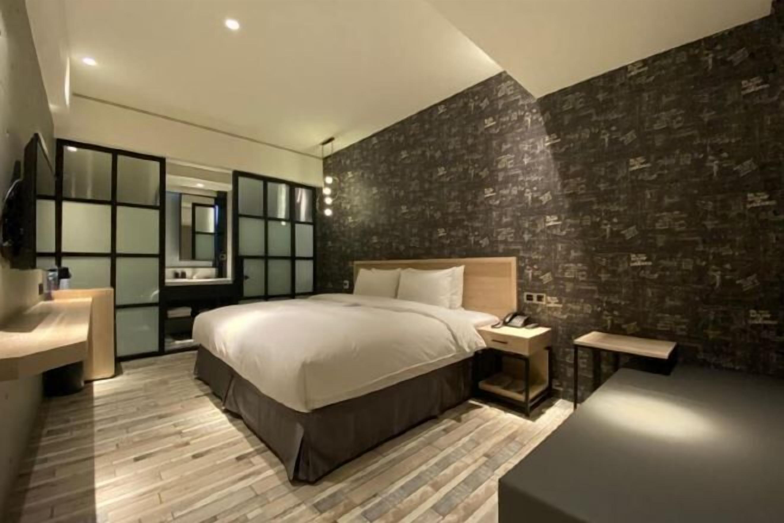 Desk, blackout curtains, soundproofing, free WiFi