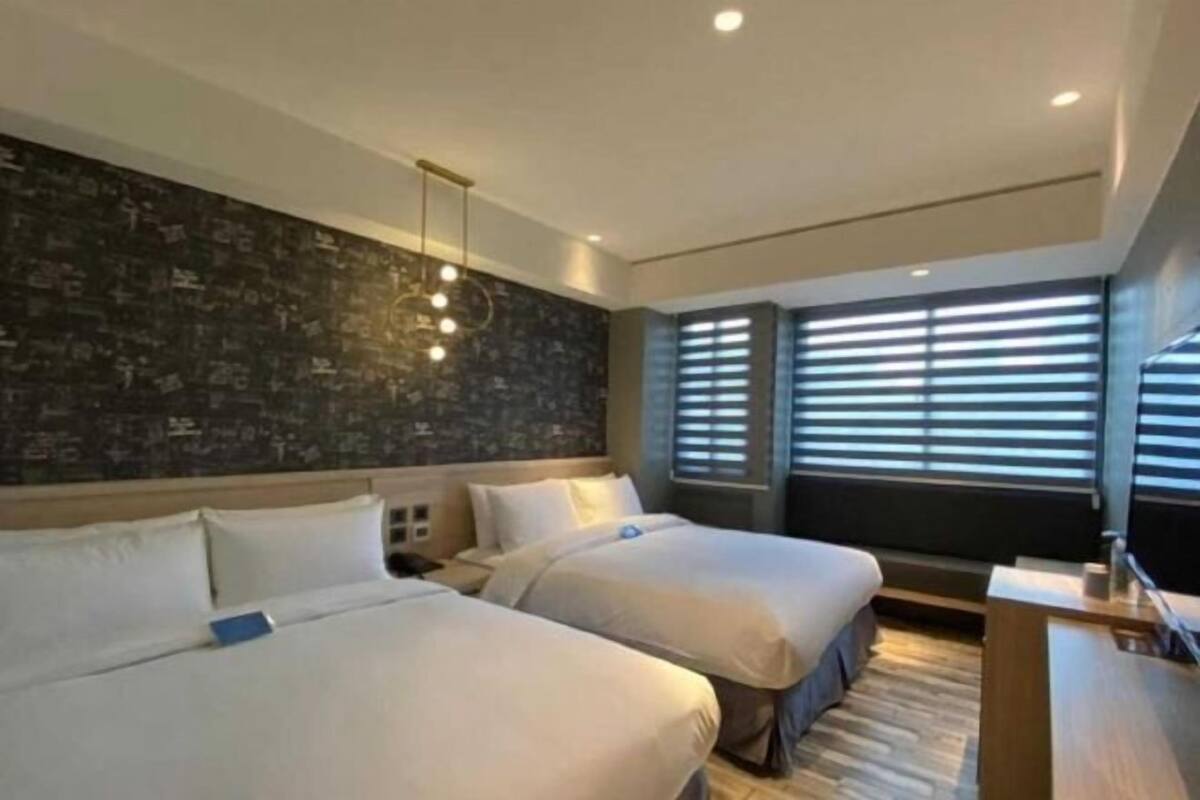 Desk, blackout drapes, soundproofing, free WiFi