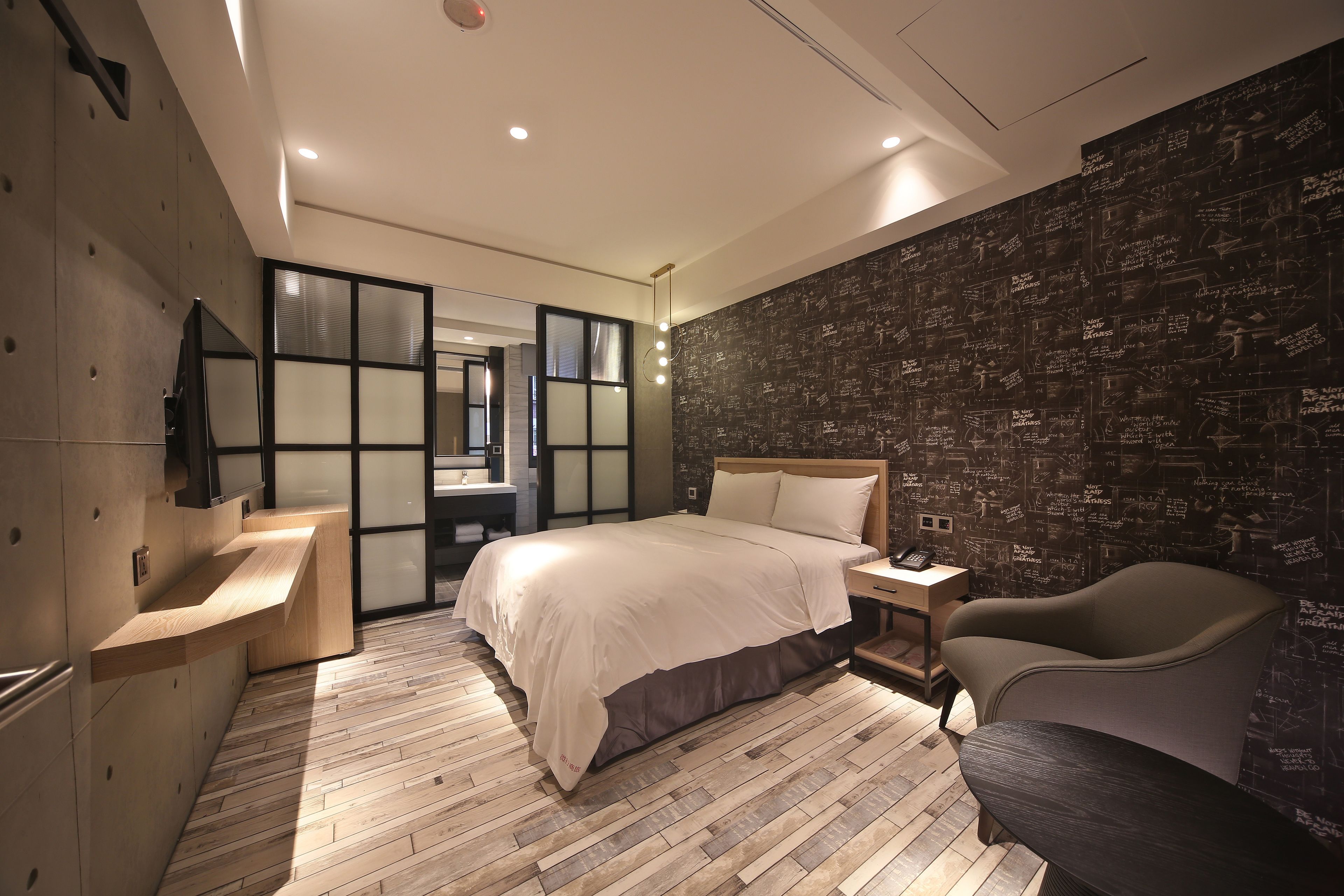 classic double room | desk, blackout curtains, soundproofing, free wifi