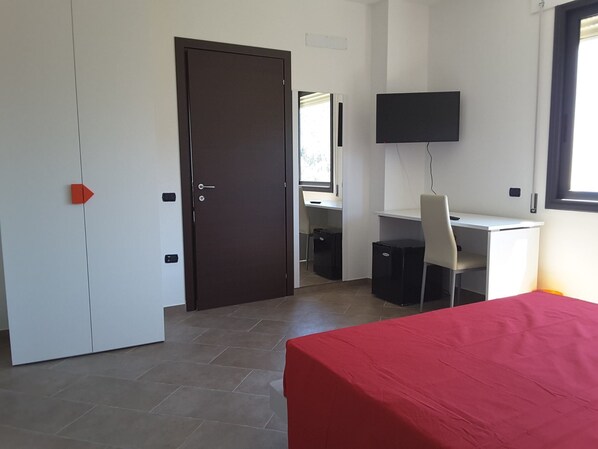 Habitación doble, vista al mar (Red) | Escritorio, cunas gratuitas, wifi gratis y ropa de cama