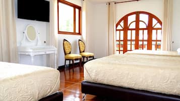 Kamar Keluarga, Beberapa Tempat Tidur, pemandangan kebun | Meja kerja, Wi-Fi gratis, dan seprai linen