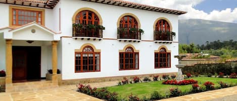 Fachada de la propiedad