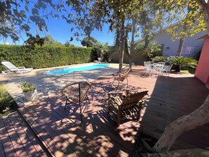 Outdoor pool, sun loungers - Pousada Vento Sul (Chapada dos Guimarães)