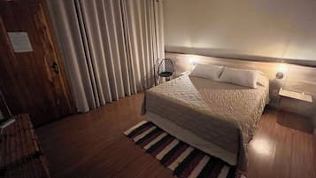 Minibar, wifi gratis y ropa de cama