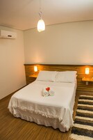 Minibar, free WiFi, bed sheets