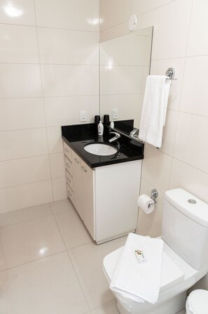 House, Multiple Beds | Bathroom
