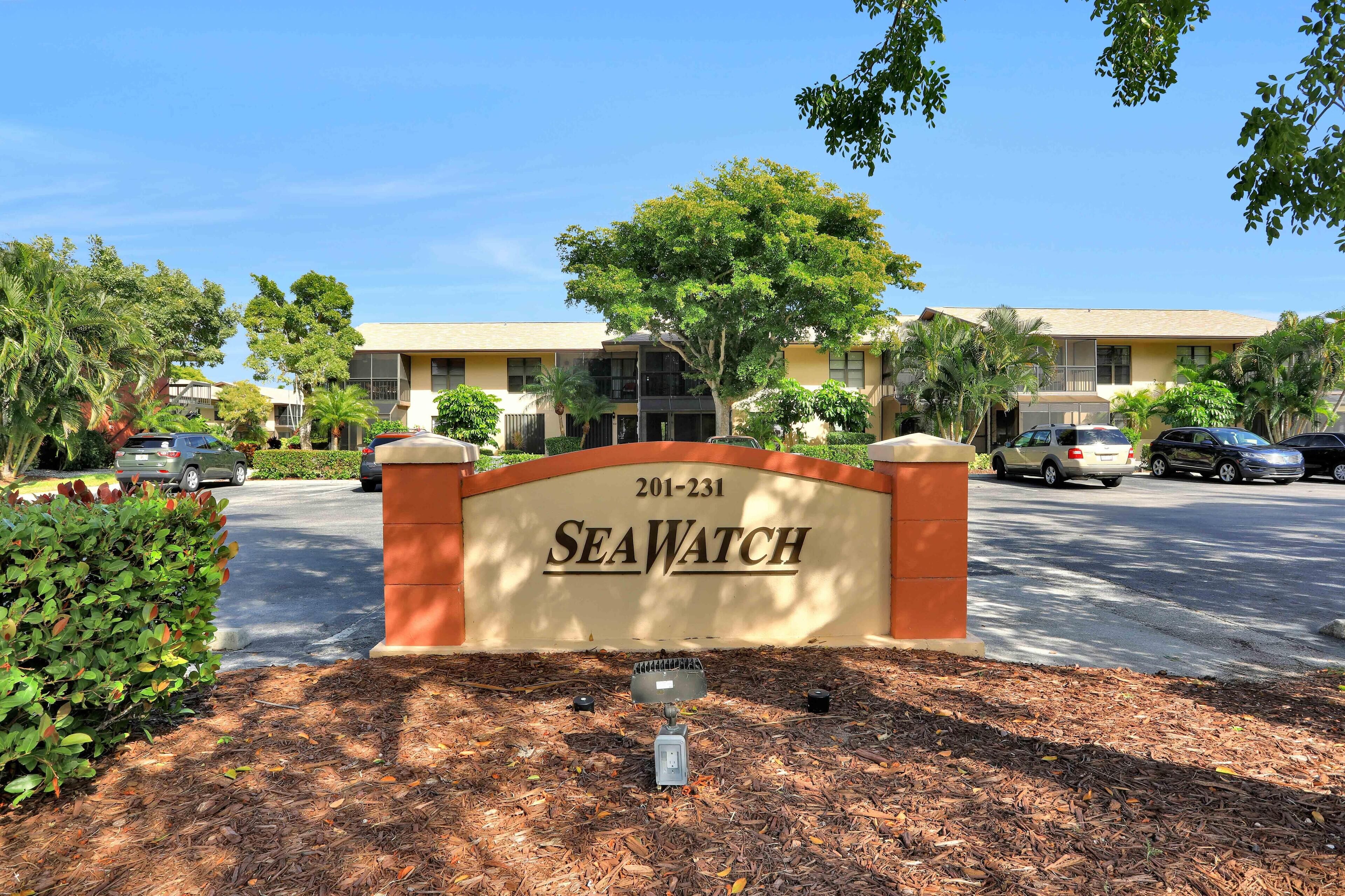 Condo, 1 Queen Bed with Sofa bed (Inviting condo with pool just a steps) | Exterior