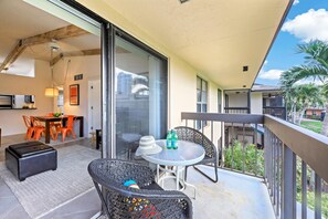 Condo, 1 Queen Bed with Sofa bed (Inviting condo with pool just a steps) | Outdoor dining - Inviting Condo With Pool Just a Steps From the Beach (Marco Island)