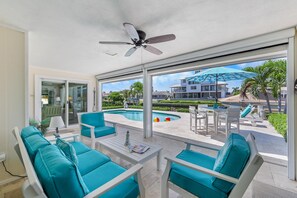 House, 1 King Bed with Sofa bed (Inviting waterfront home with western) | Outdoor dining