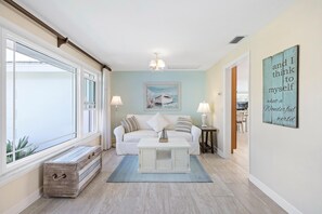 House, 1 King Bed with Sofa bed (Inviting waterfront home with western) | Living area