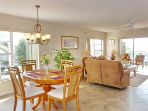 Condo, 1 Queen Bed with Sofa bed (Westview 302) | Living room