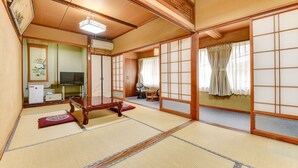 Unclassified image, 4 of 49, button - Ryokan Tada Onsen Hakuryuukan (Masuda)