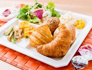 Free daily Japanese breakfast  - Super Hotel Nara Yamatokoriyama (Yamatokoriyama)