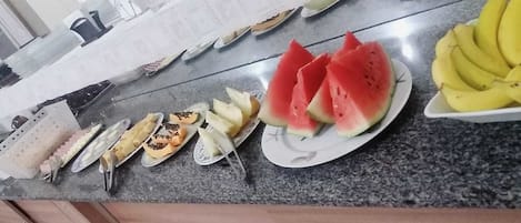 Daily buffet breakfast (BRL 50 per person)