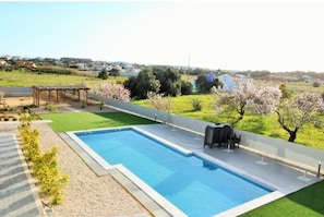 Outdoor pool - 70m2 of roof terrace fully equipped and private to the apartment (Vale de Parra)