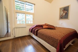 Apartment, Multiple Beds