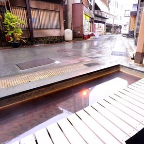 Outdoor spa tub - Ryokan Hijiori Onsen Otomoya Ryokan (Okura)