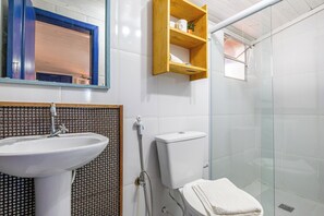 Standard Double Room | Bathroom