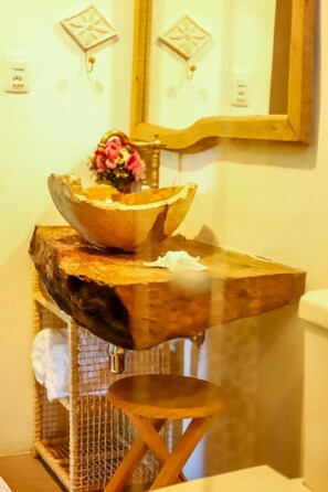 House, Multiple Beds | Bathroom | Free toiletries, hair dryer, towels - Casa Jequitibá Rosa (Porto Seguro)