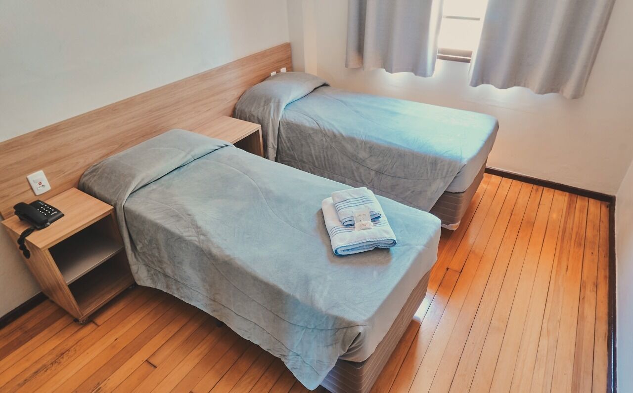 standard single room | desk, laptop workspace, free wifi, bed sheets