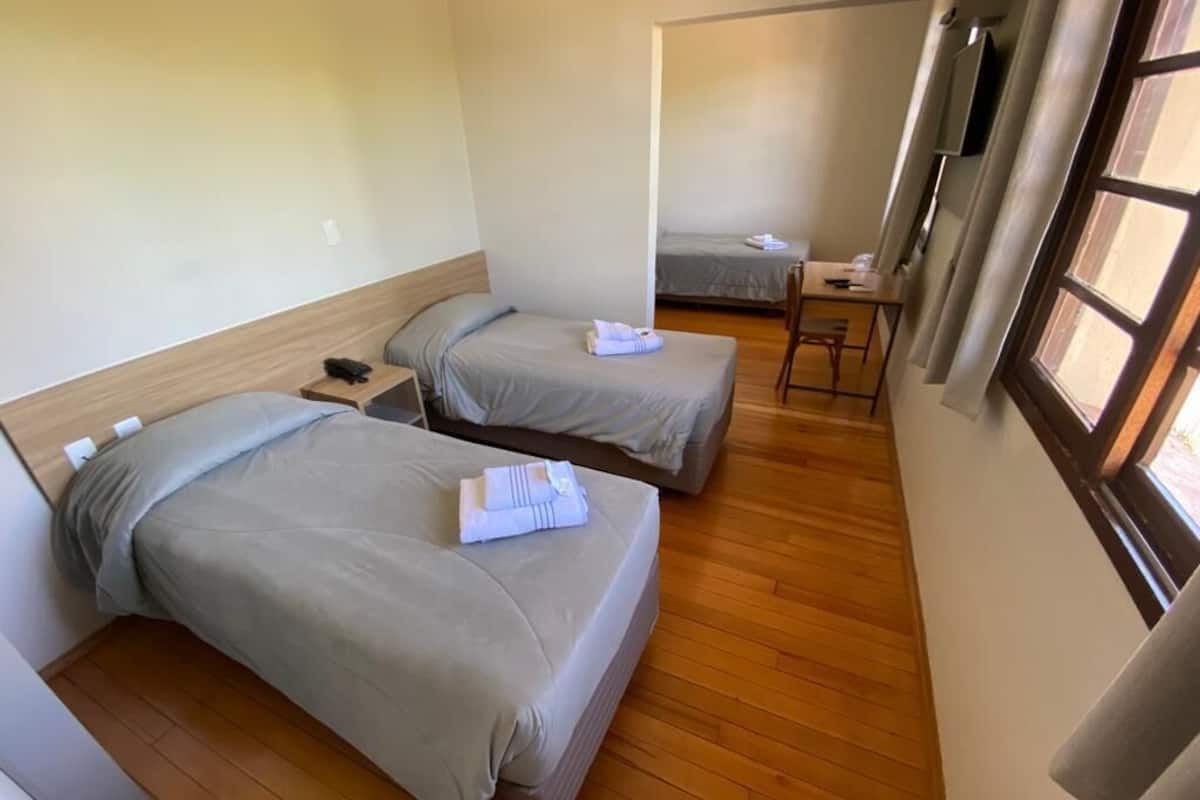 standard single room | desk, laptop workspace, free wifi, bed sheets