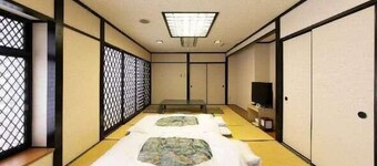 Hotel Elm Regency